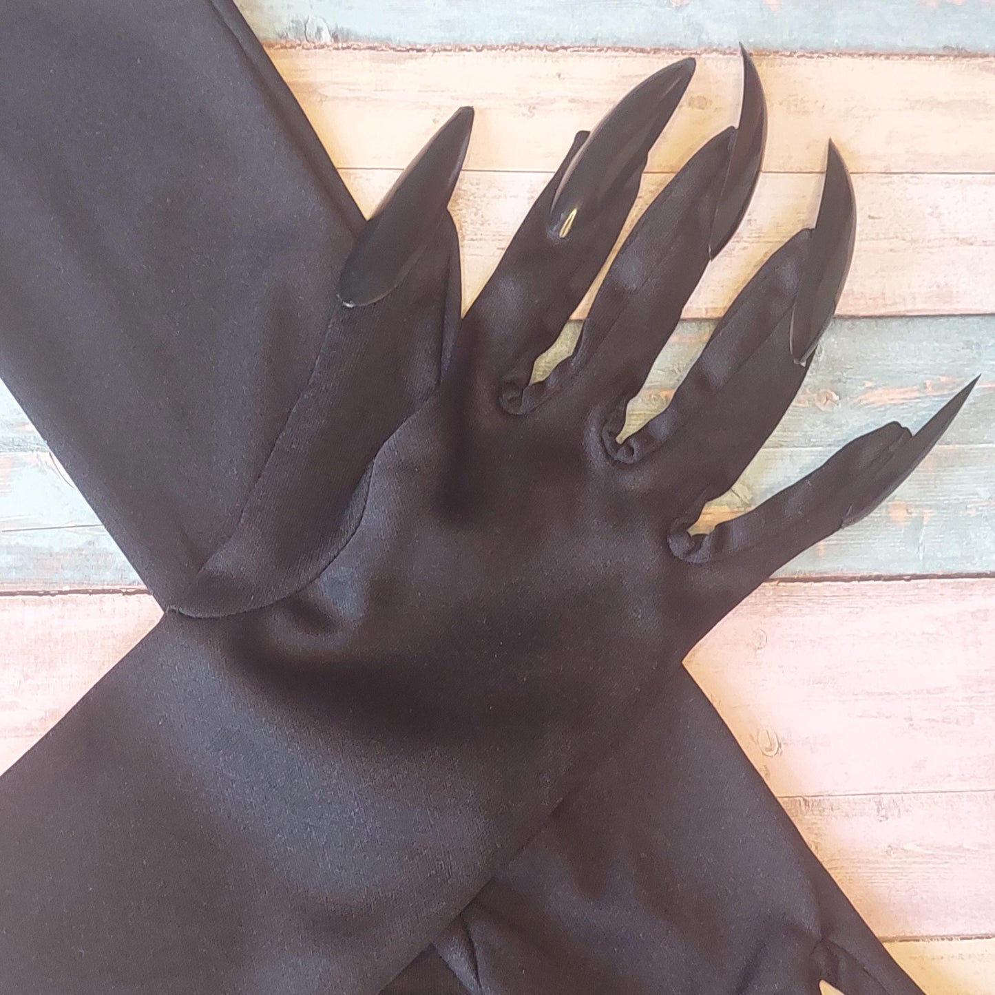 Black Claw Gloves with Long Nails – Gothic Vampire Witch Costume Accessory for Halloween, Parties & Cosplay