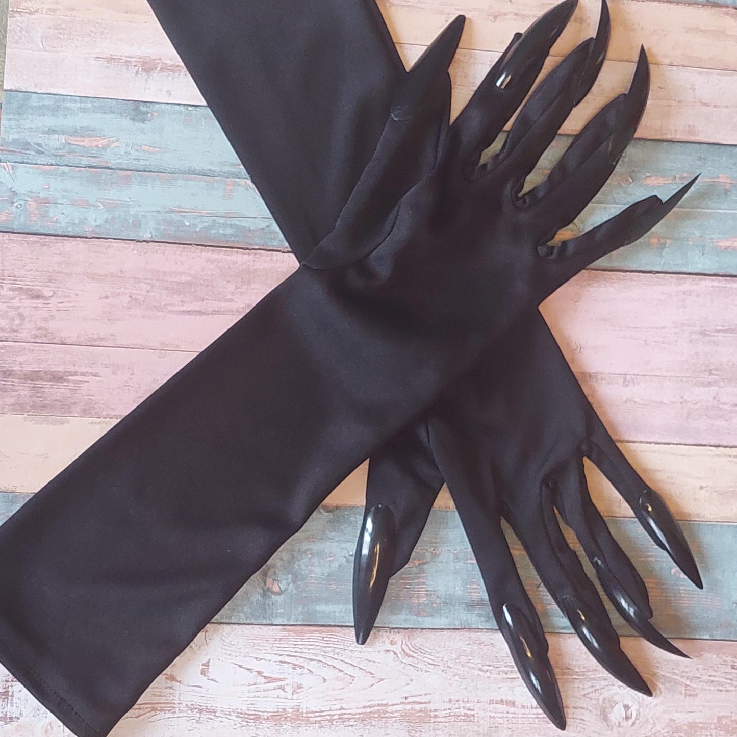 Black Claw Gloves with Long Nails – Gothic Vampire Witch Costume Accessory for Halloween, Parties & Cosplay