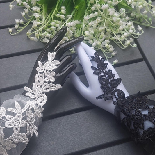 The Ultimate Guide to Elegant Evening Gloves: Style, History & How to Wear Them