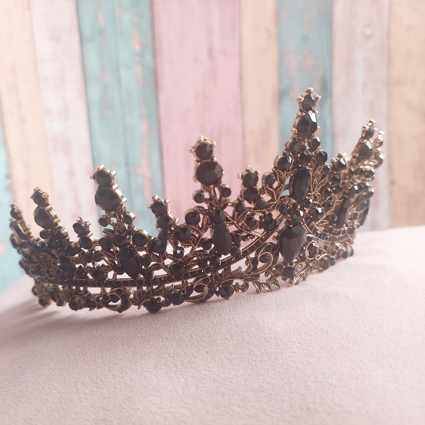 Royal Wedding Crown – Vintage Black or Pink Tiara with Crystals | Sparkling Costume Crown for Women & Girls | Princess Party Tiara Gift