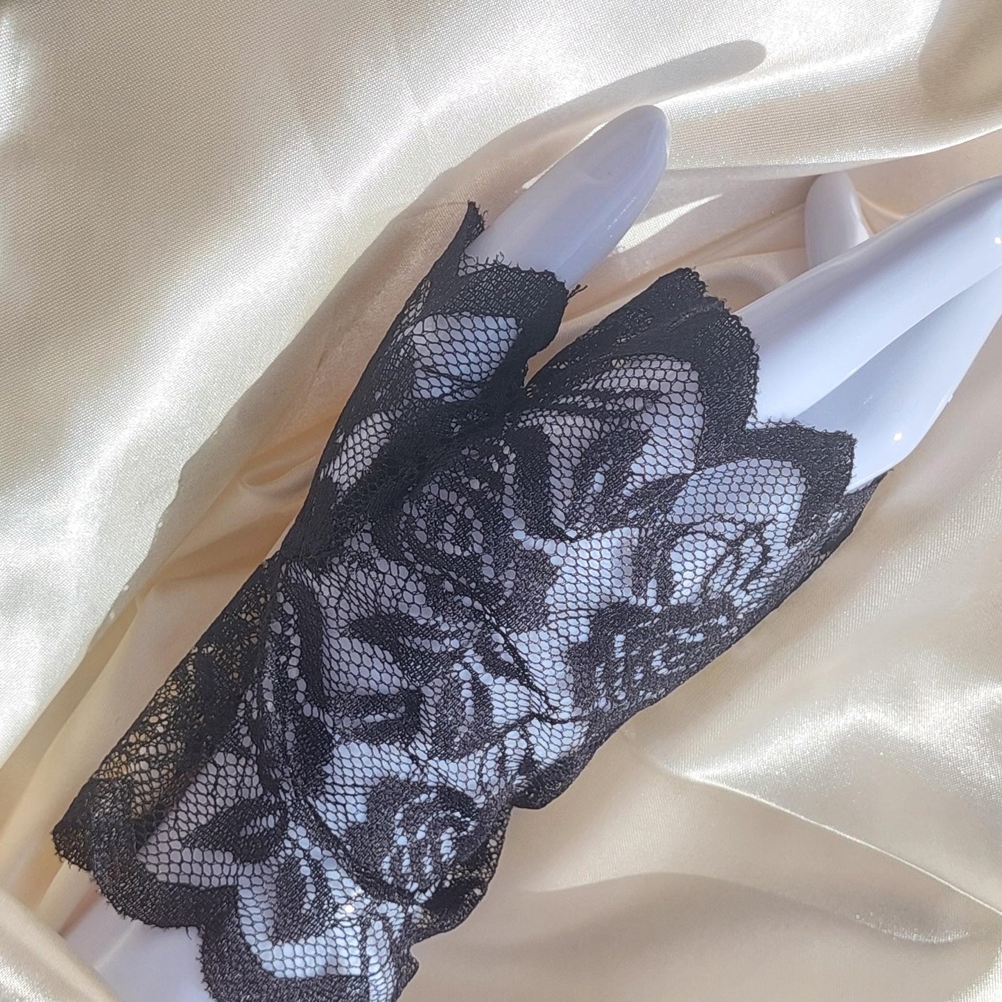 Elegante schwarze fingerlose Handschuhe aus floraler Spitze für Abendveranstaltungen, Gothic-Mode und formelle Anlässe