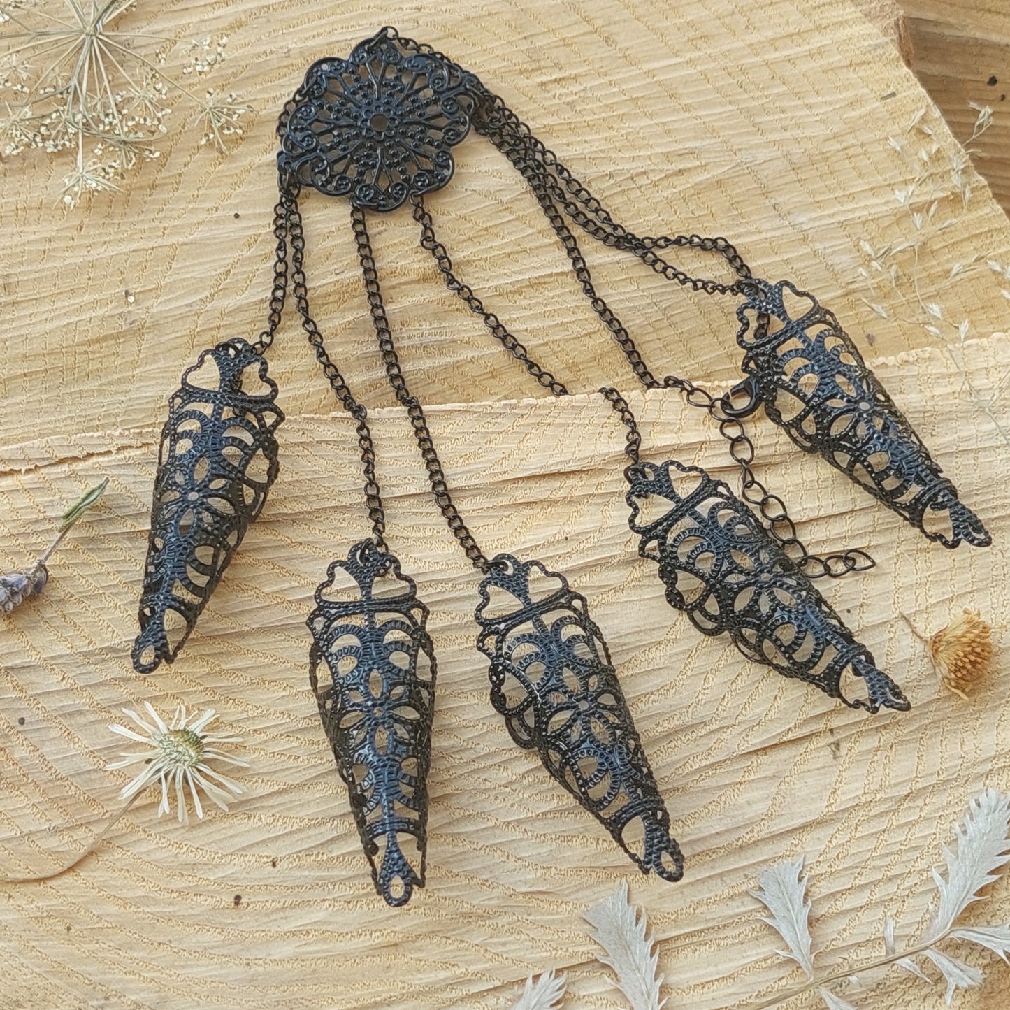 Gothic Claw Rings & Finger Armor – Black Metal Accessory for Halloween, Cosplay & LARP