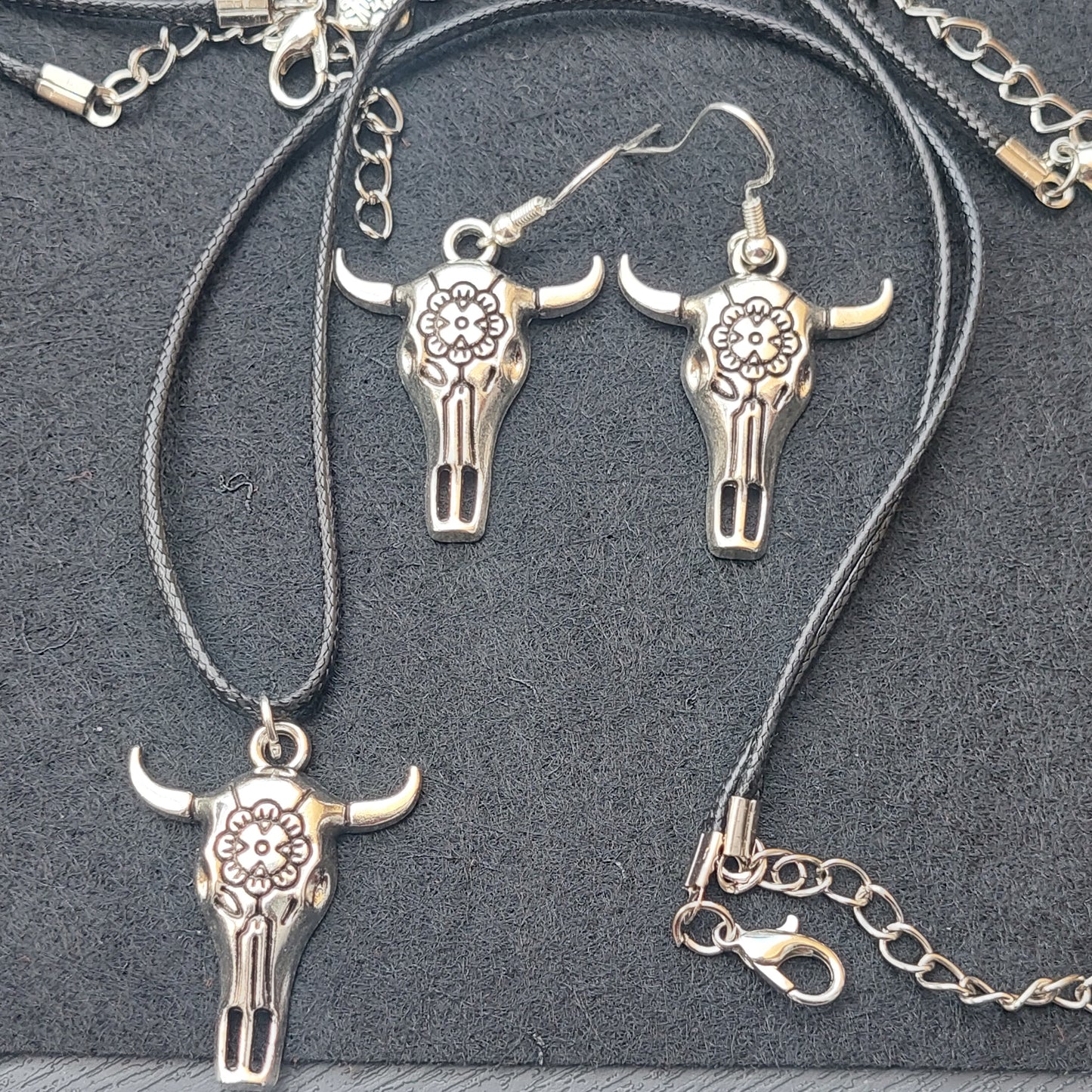 Gothic Halloween Jewelry Collection – Earrings & Necklace (9 Sets)