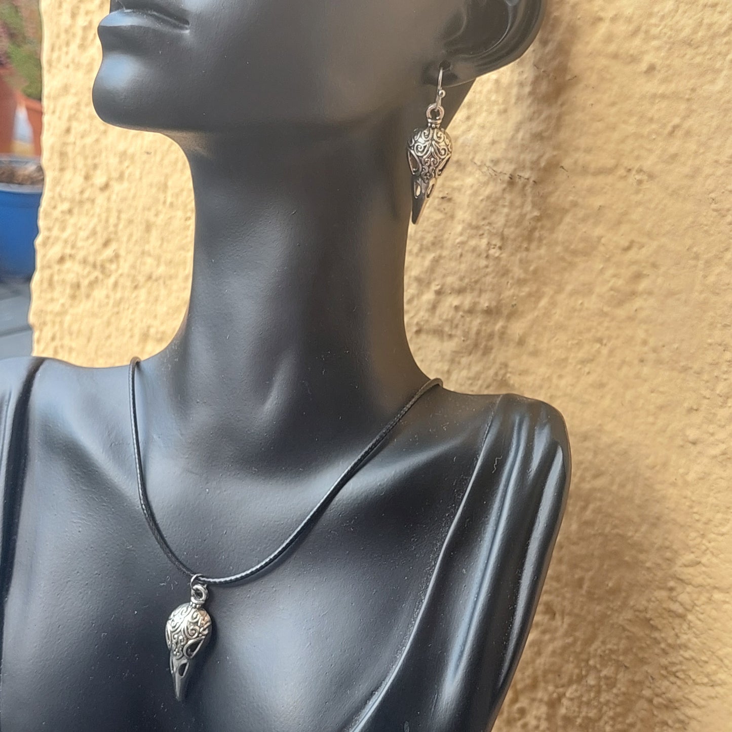 Gothic Halloween Jewelry Collection – Earrings & Necklace (9 Sets)