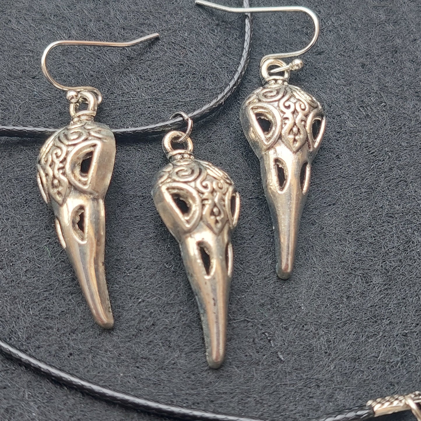 Gothic Halloween Jewelry Collection – Earrings & Necklace (9 Sets)