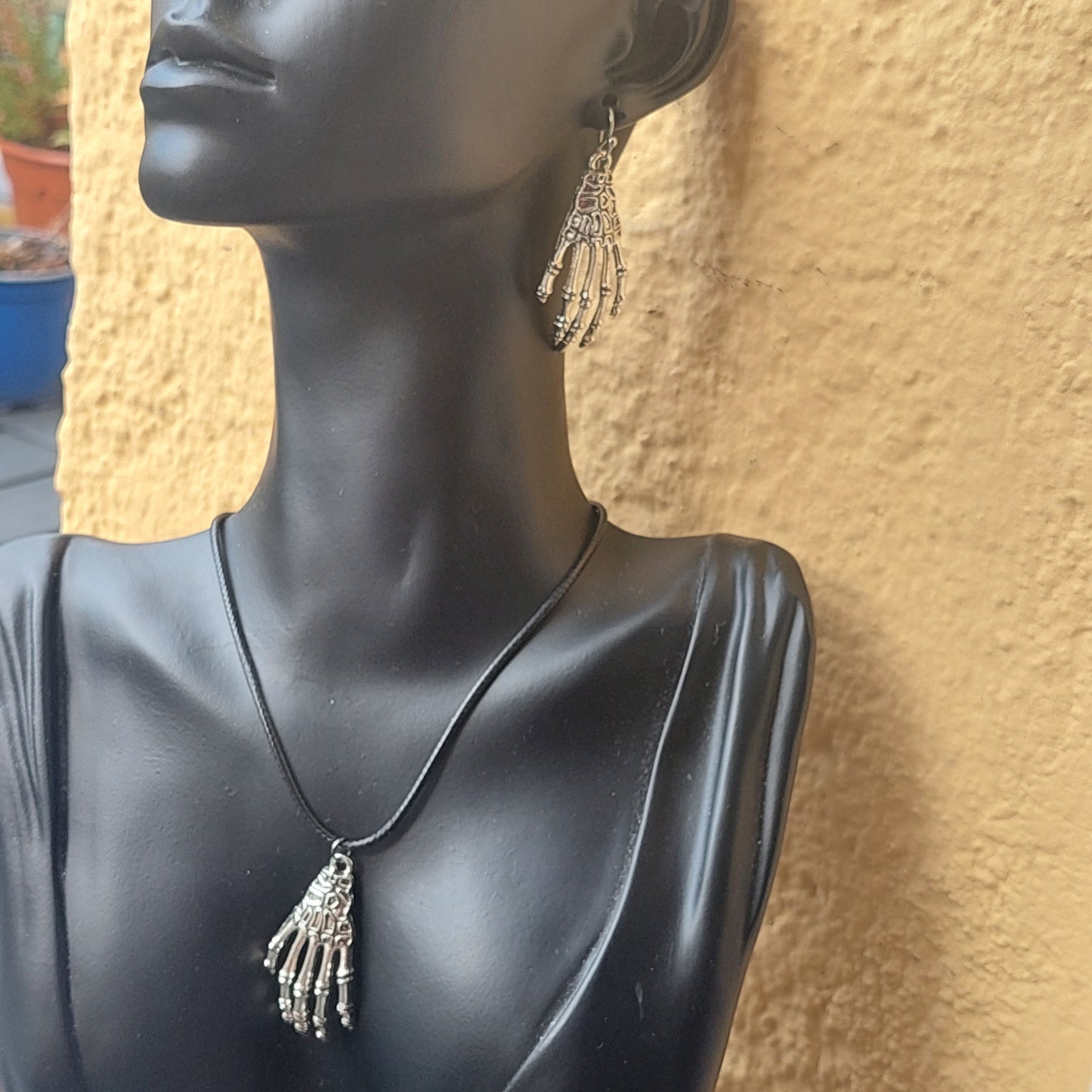 Gothic Halloween Jewelry Collection – Earrings & Necklace (9 Sets)