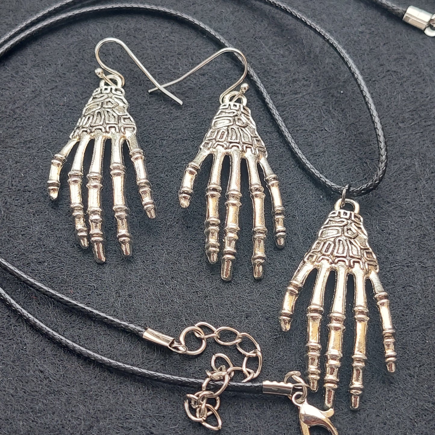 Gothic Halloween Jewelry Collection – Earrings & Necklace (9 Sets)