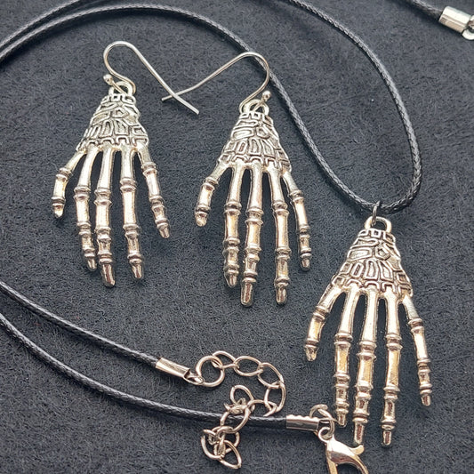 Gothic Halloween Jewelry Collection – Earrings & Necklace (9 Sets)