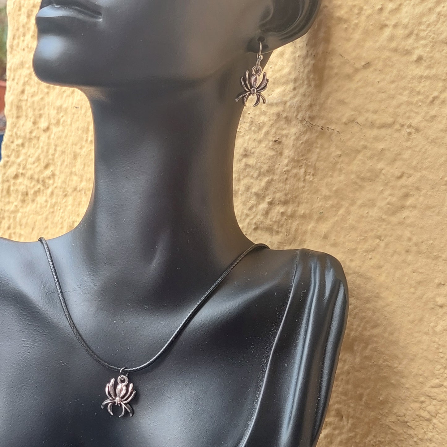 Gothic Halloween Jewelry Collection – Earrings & Necklace (9 Sets)