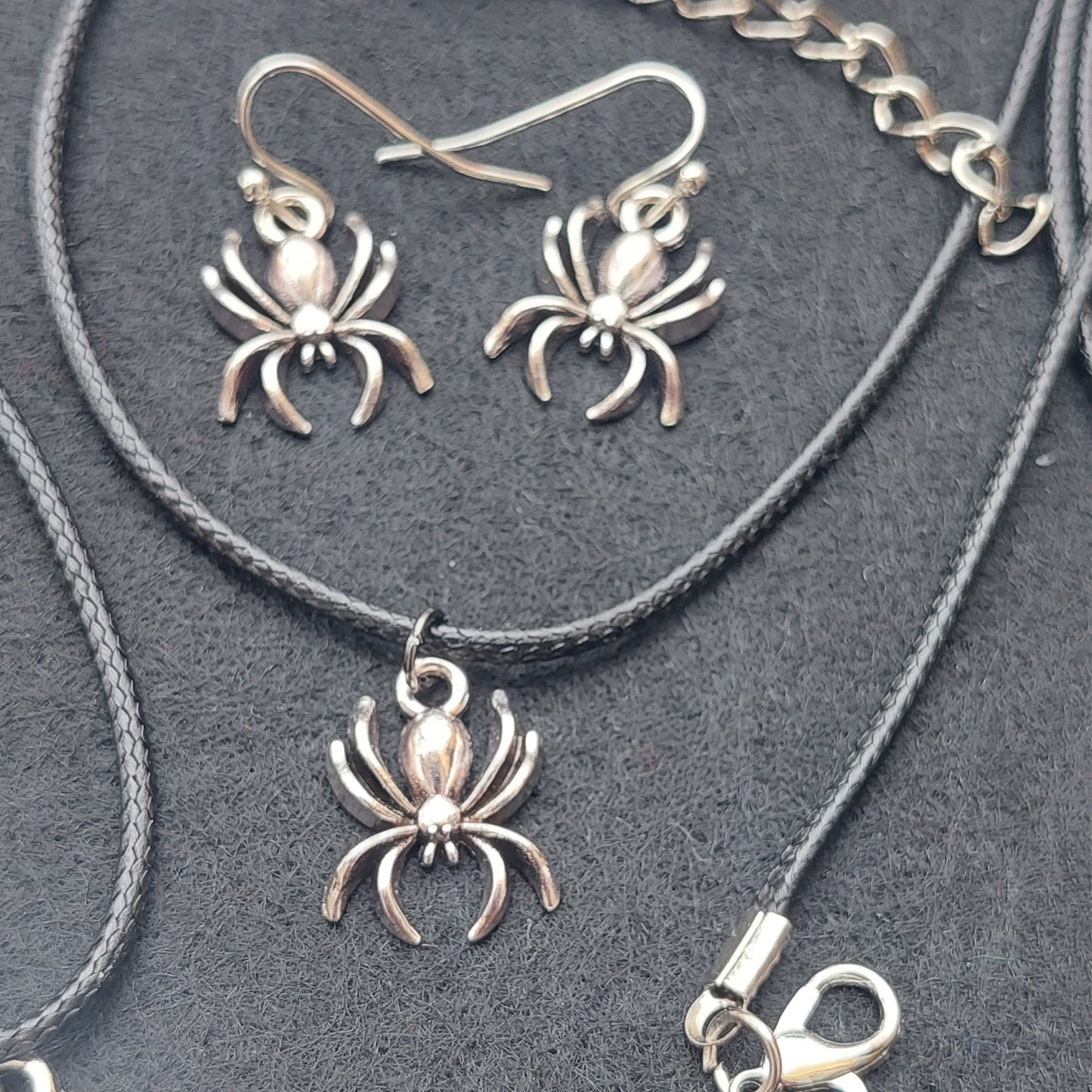 Gothic Halloween Jewelry Collection – Earrings & Necklace (9 Sets)