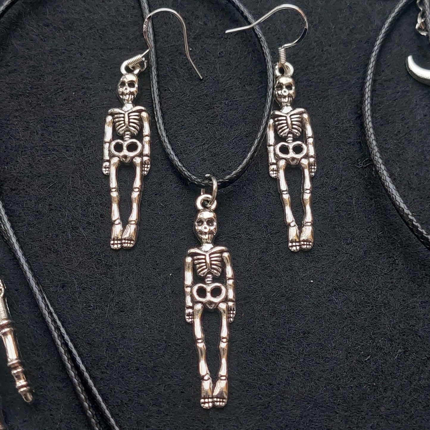 Gothic Halloween Jewelry Collection – Earrings & Necklace (9 Sets)