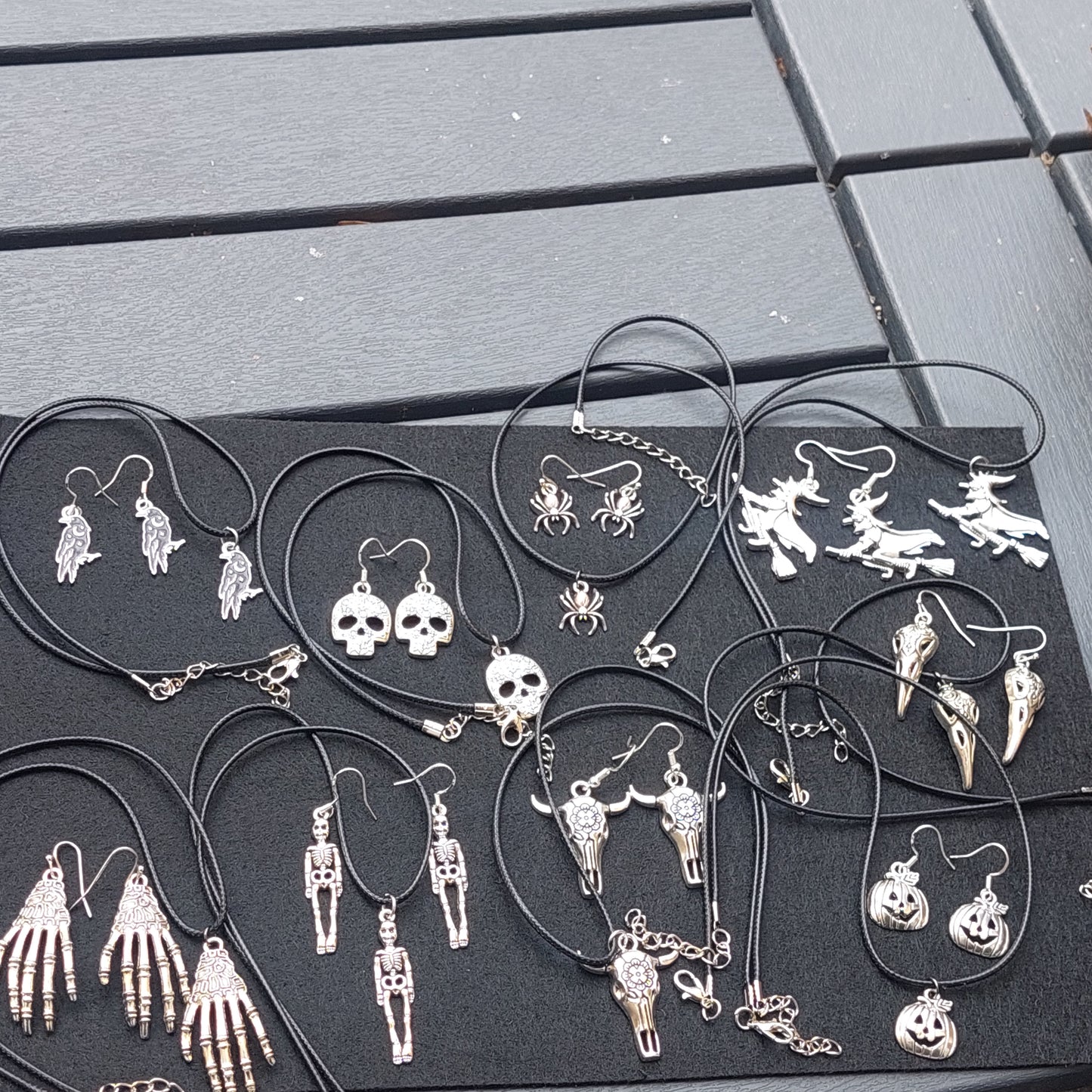 Gothic Halloween Jewelry Collection – Earrings & Necklace (9 Sets)