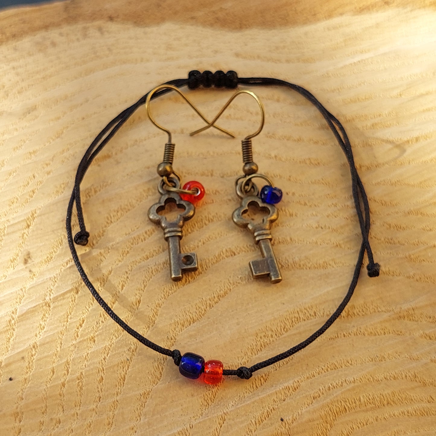 Antique gold key earrings with red and blue beads – Matrix Choice jewelry Minimalist macrame bracelet with red and blue beads – handmade gift