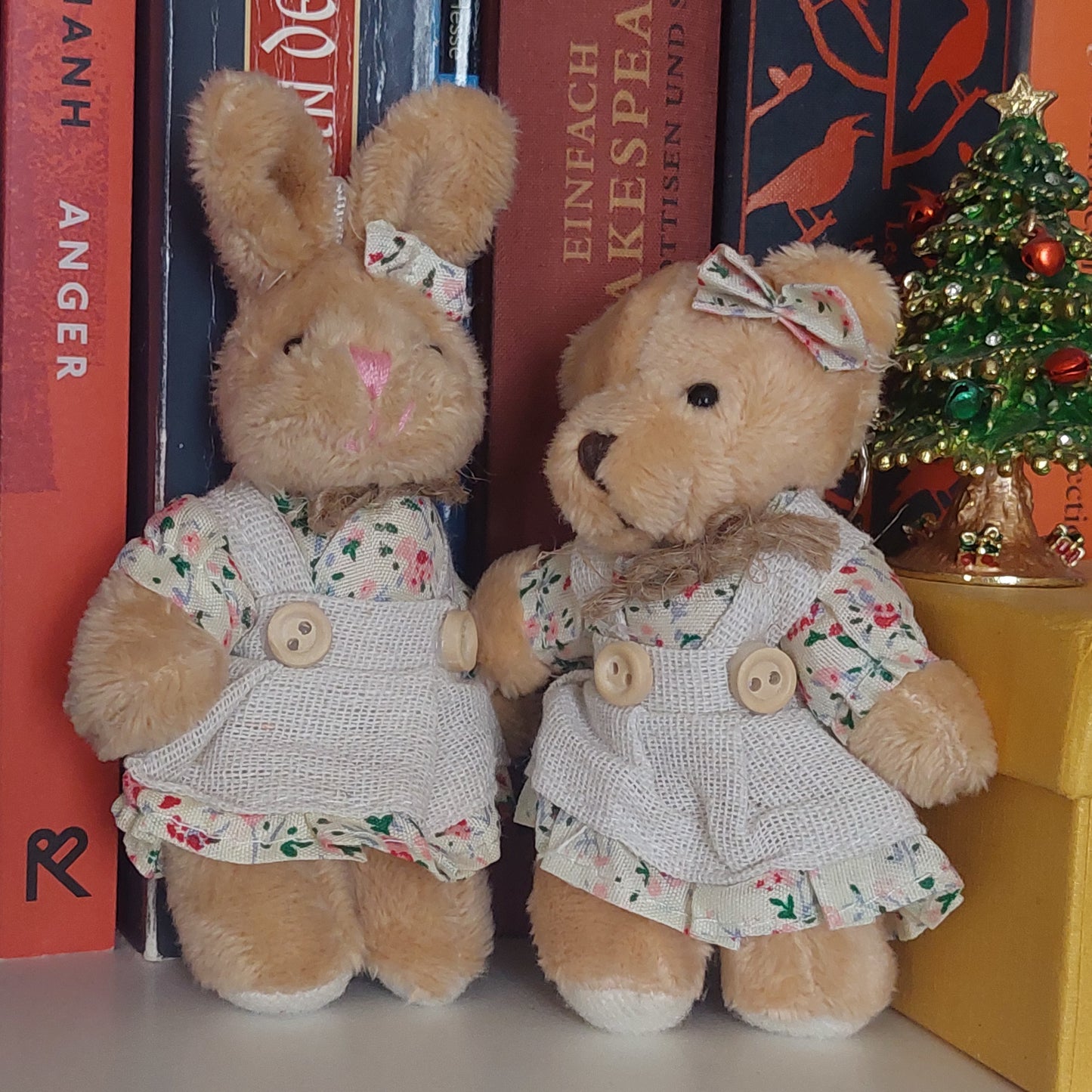 Inseparable Plush Toy Pair – Bear & Bunny Friends, 12 cm Softies, Keychain, Desk or Shelf Decor, Magical Gift Set