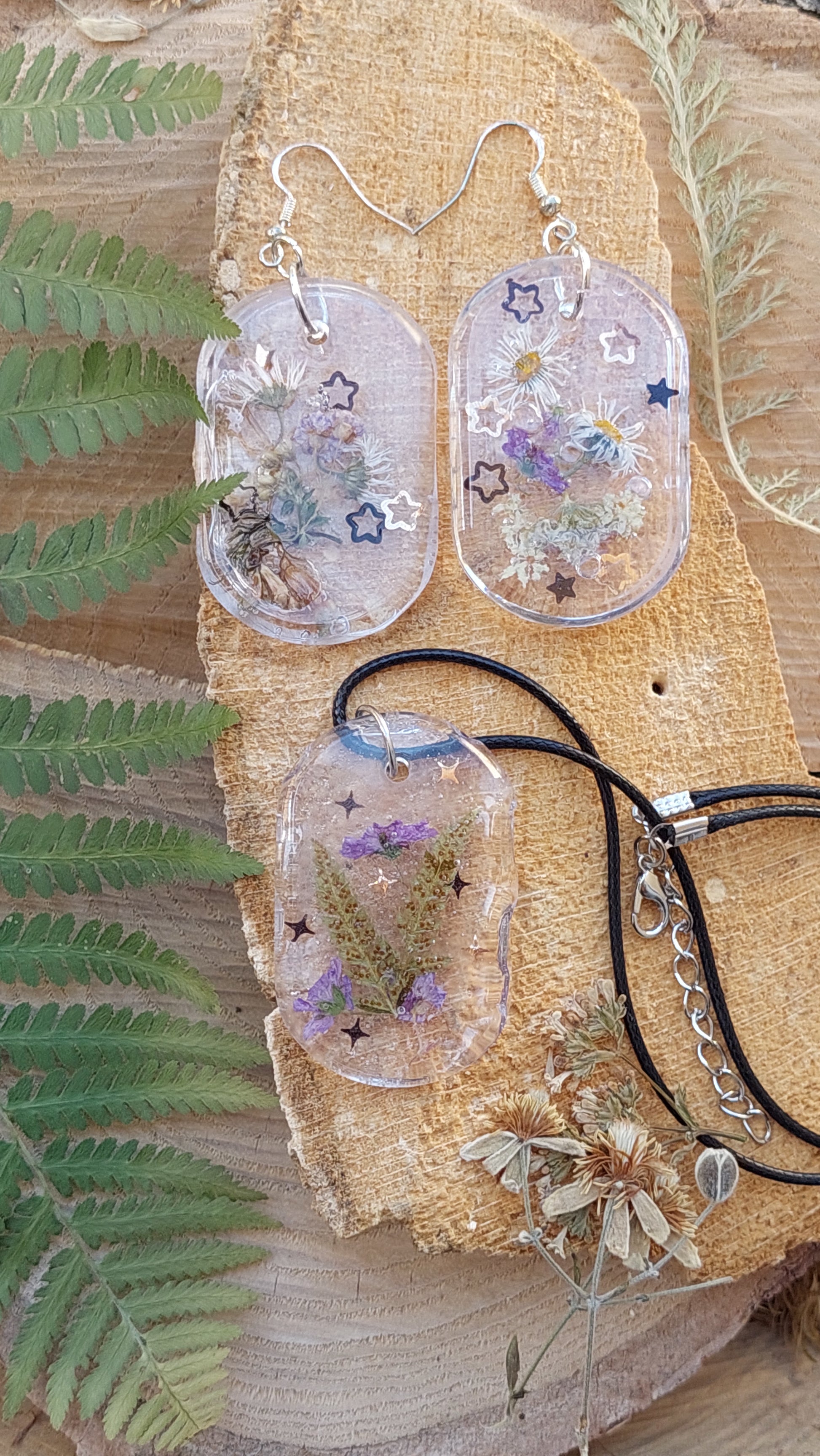 Flower Resin Jewelry Set – Handmade Earrings & Pendant Necklace