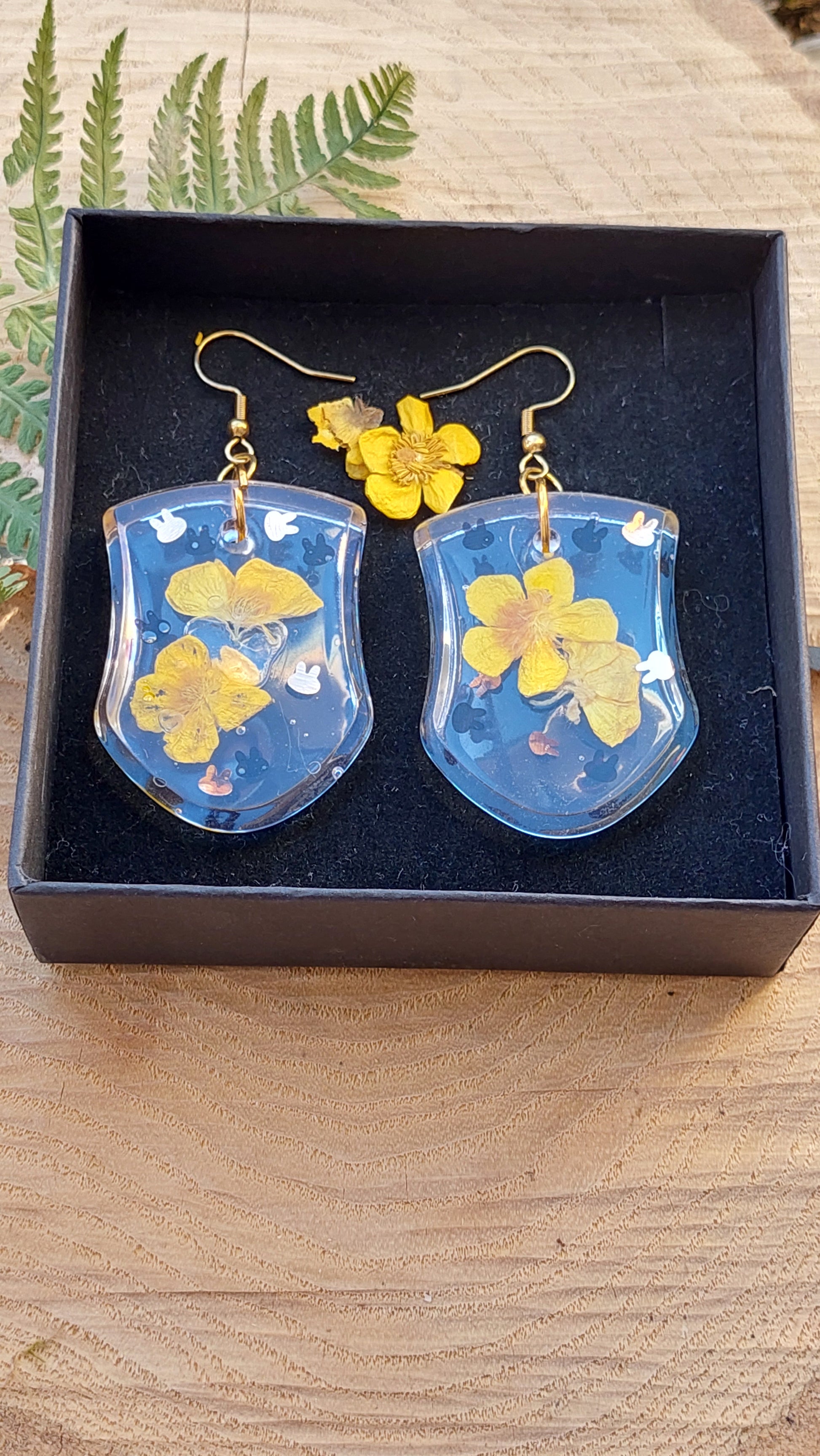 Flower resin earrings handmade botanical jewelry 