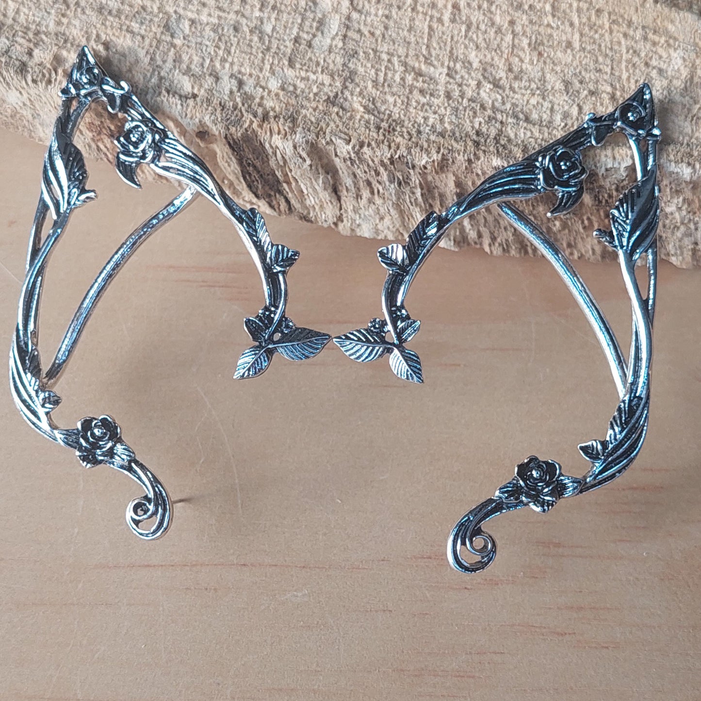 Exquisite goldene Elfen-Ohrklemmen: Fantasy-Accessoires für linkes und rechtes Ohr + bezaubernder Elfen-Rosenkranz = Super-Elfen-Set