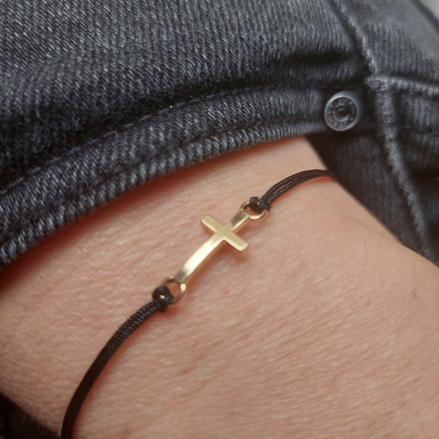 Minimalist Cross Bracelet – Handmade Adjustable Macramé Unisex Bracelet | Friendship Jewelry & Stylish Gift for Him or Her