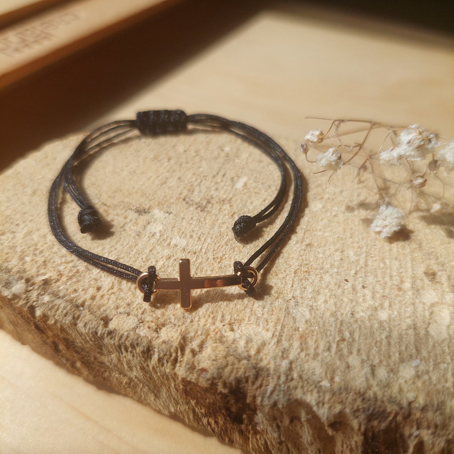 Minimalist Cross Bracelet – Handmade Adjustable Macramé Unisex Bracelet | Friendship Jewelry & Stylish Gift for Him or Her