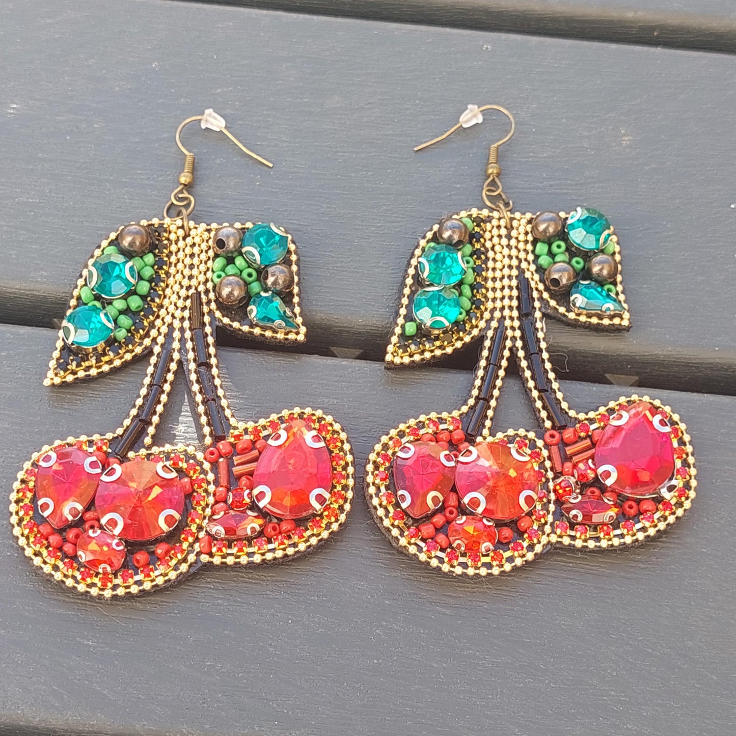 Glamouröse Kirschkristall-Ohrringe: Statement-Schmuck für Karneval, festliche Anlässe und als Geschenk