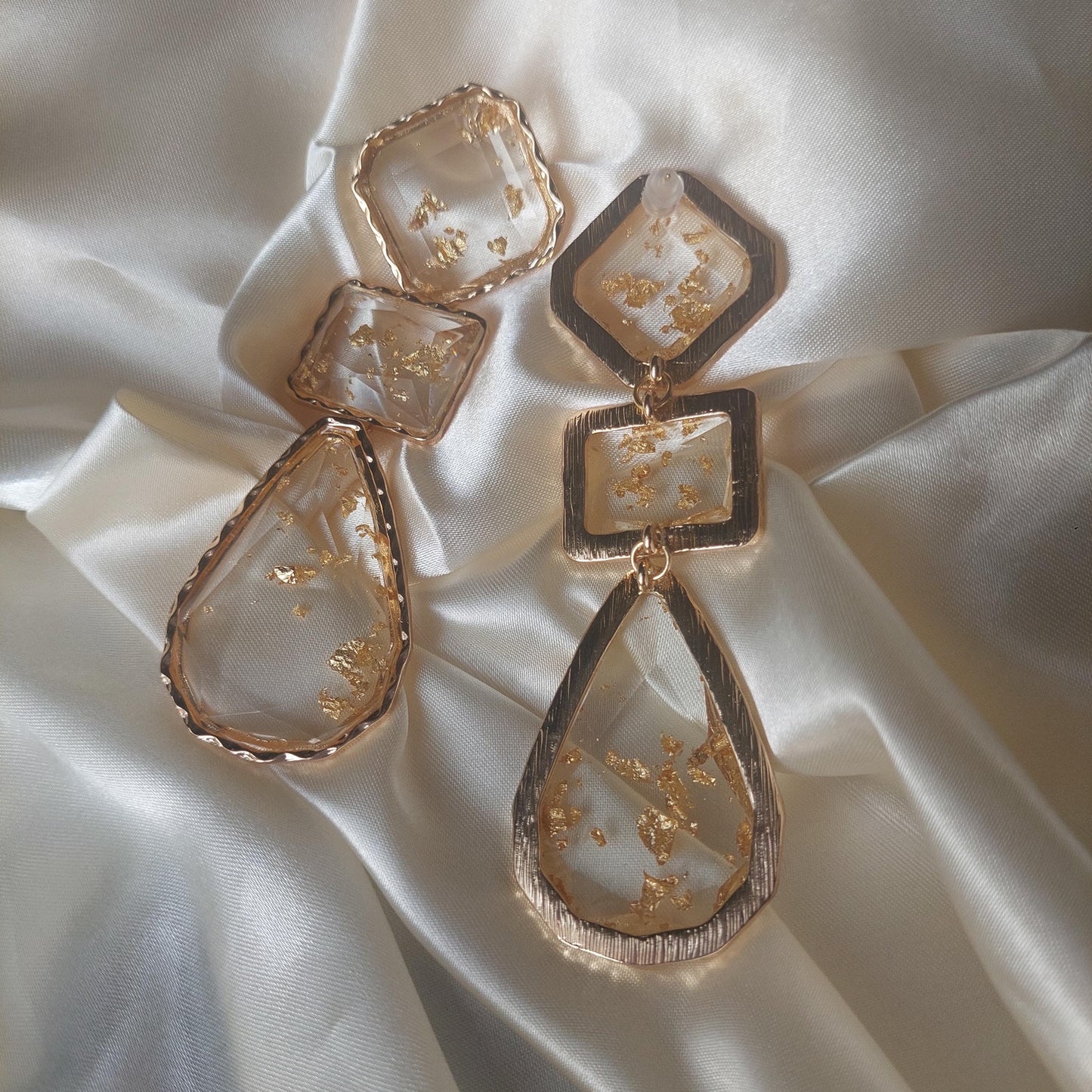 Glamorous Crystal Statement Earrings - Elegant Gold Resin Chandelier Jewelry, Vintage Boho Style, 10.5 cm Length, Gift Box Included