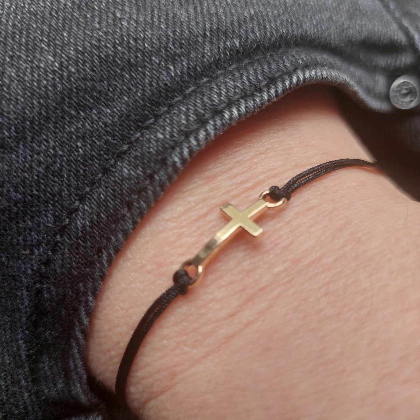 Minimalist Cross Bracelet – Handmade Adjustable Macramé Unisex Bracelet | Friendship Jewelry & Stylish Gift for Him or Her