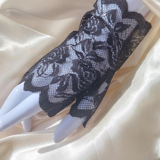 Elegante schwarze fingerlose Handschuhe aus floraler Spitze für Abendveranstaltungen, Gothic-Mode und formelle Anlässe