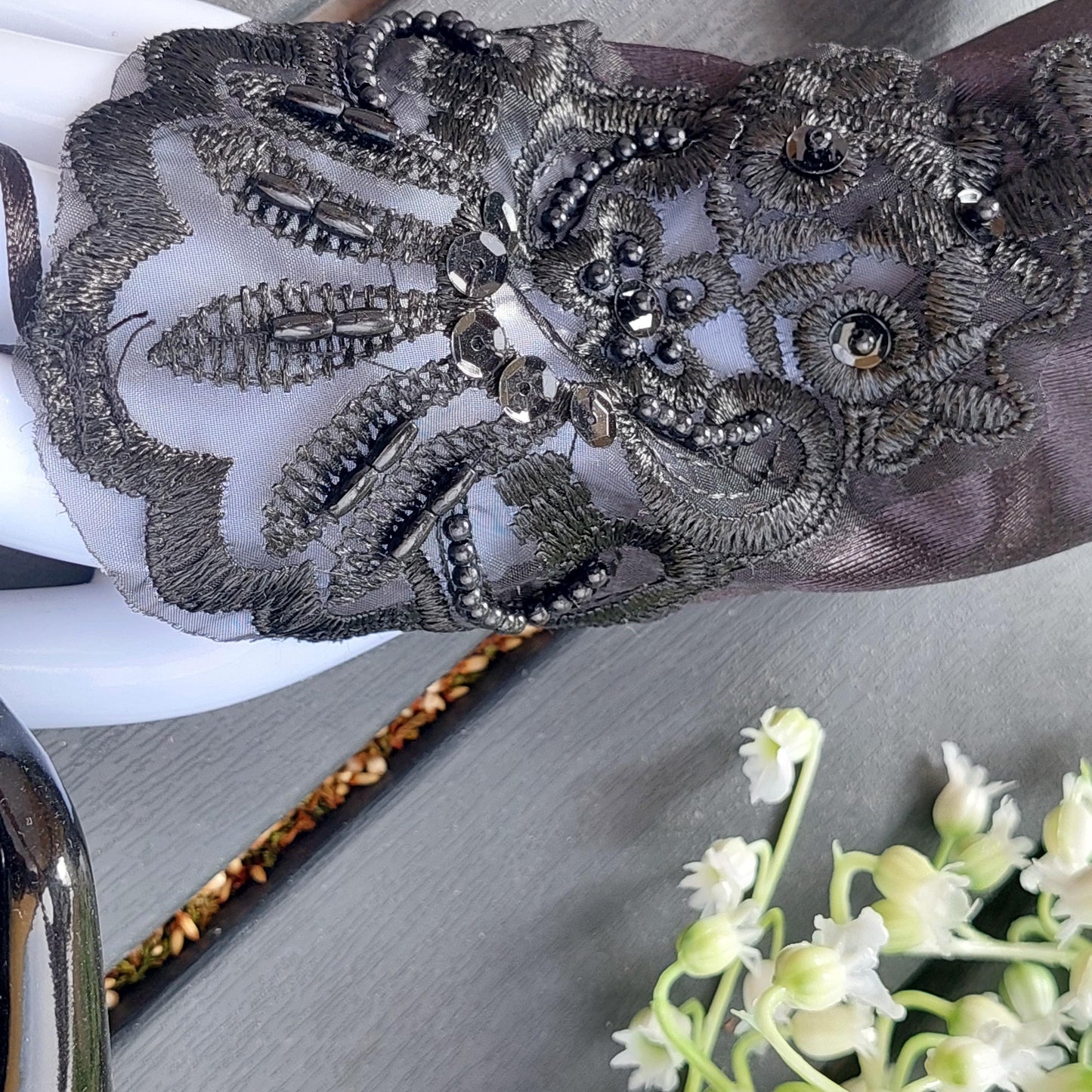 Elegant Black Lace Fingerless Evening Gloves - Romantic Accessory for Women
