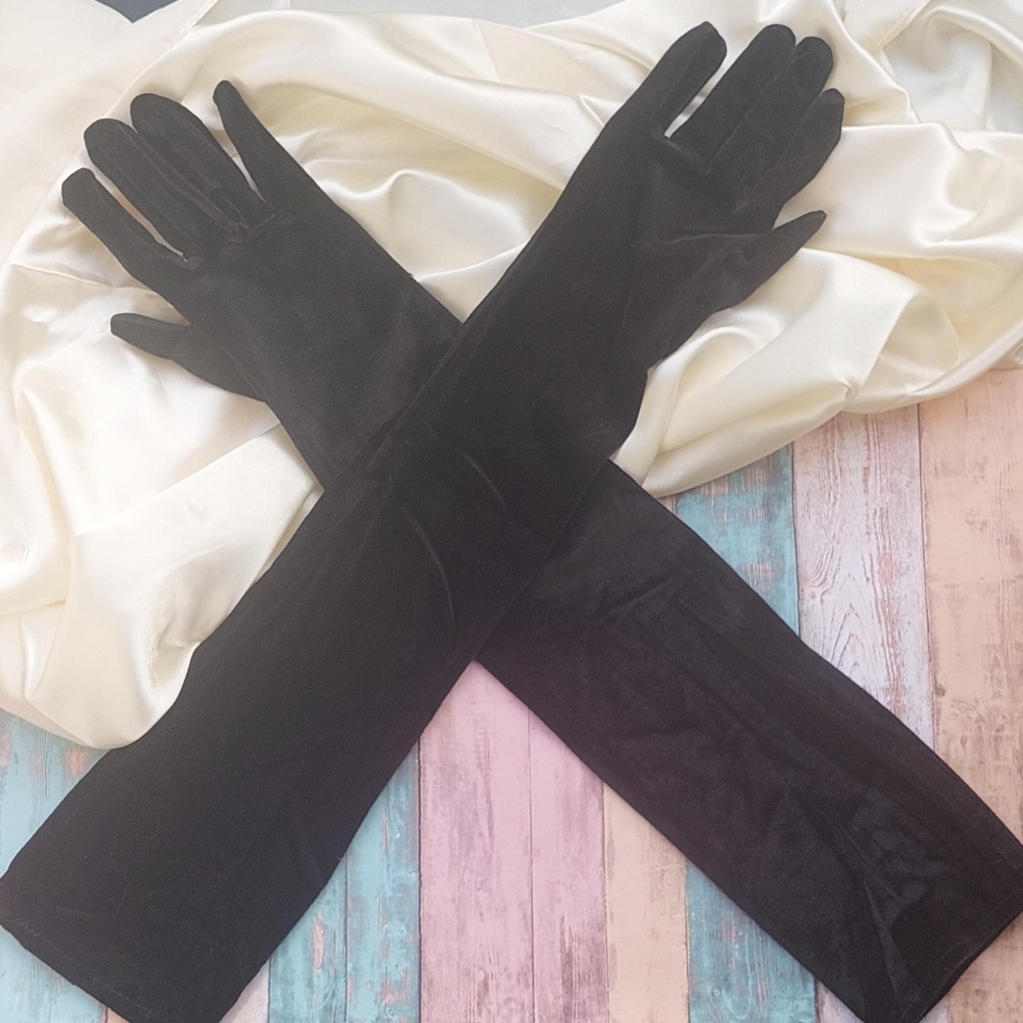Black Velvet Opera Gloves, Long Retro Evening for Women, Perfect for Party, Wedding, Gift