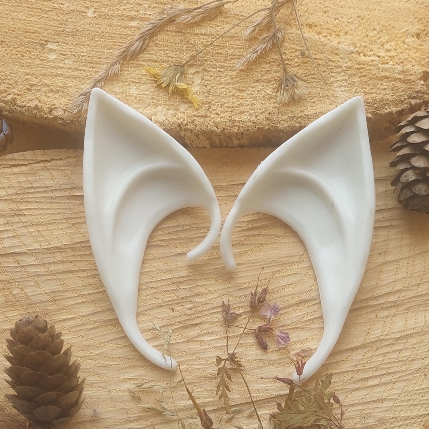 Silikon Elfenohren ohne Piercing, Weiß Pixie Ohren für Cosplay Weinachten, Fantasy Kostüm, Geschenk für Sie Ihn Elfen Party Zubehör