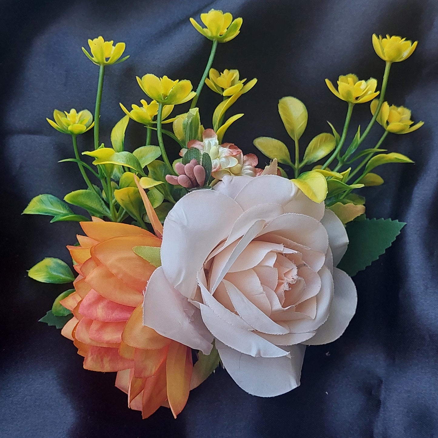 Bunter Haarkamm mit Blumenmuster – Handgefertigtes Statement-Haaraccessoire, elegante florale Haarverzierung, Geschenk für Sie, perfekt für Feiertage und jeden Tag