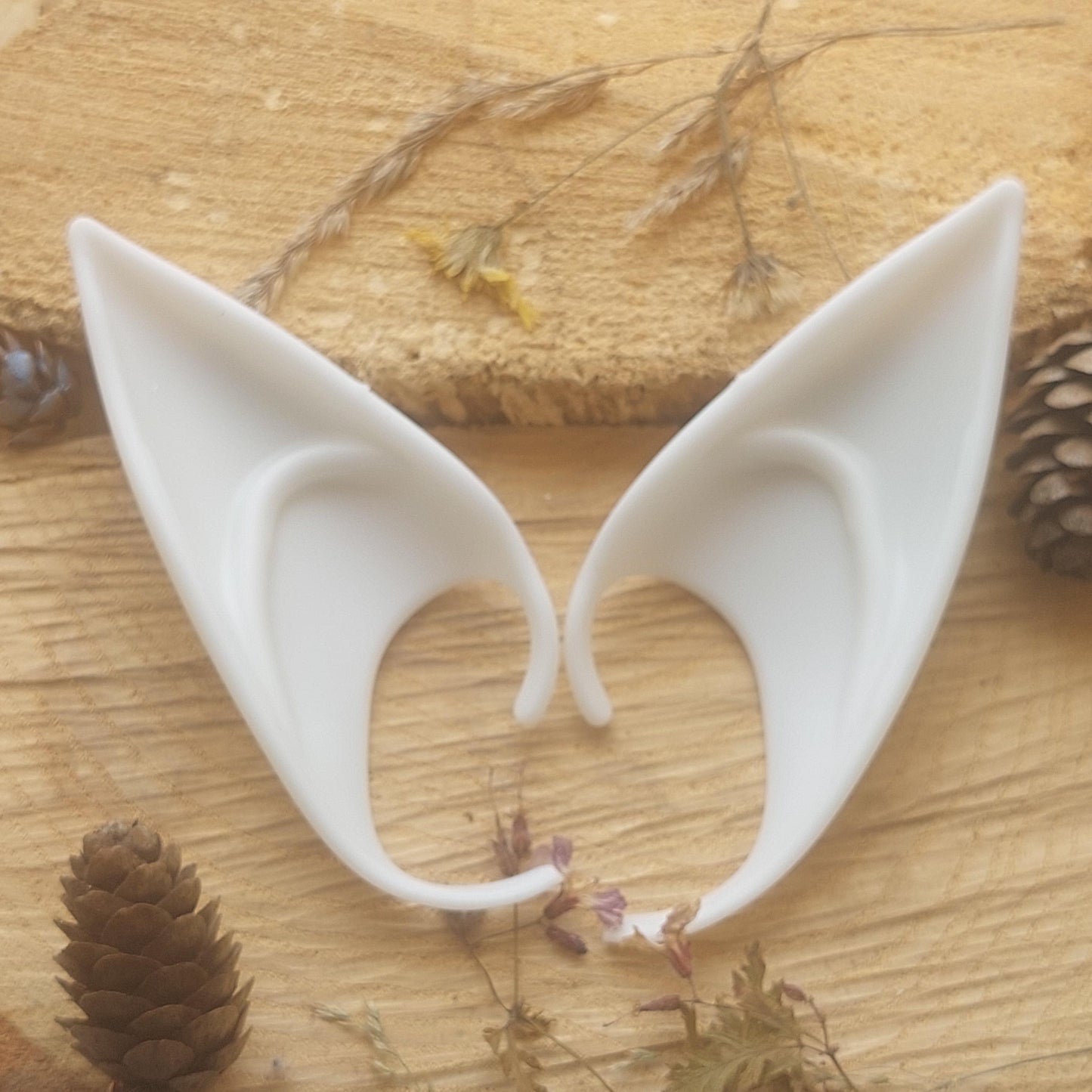 Silikon Elfenohren ohne Piercing, Weiß Pixie Ohren für Cosplay Weinachten, Fantasy Kostüm, Geschenk für Sie Ihn Elfen Party Zubehör