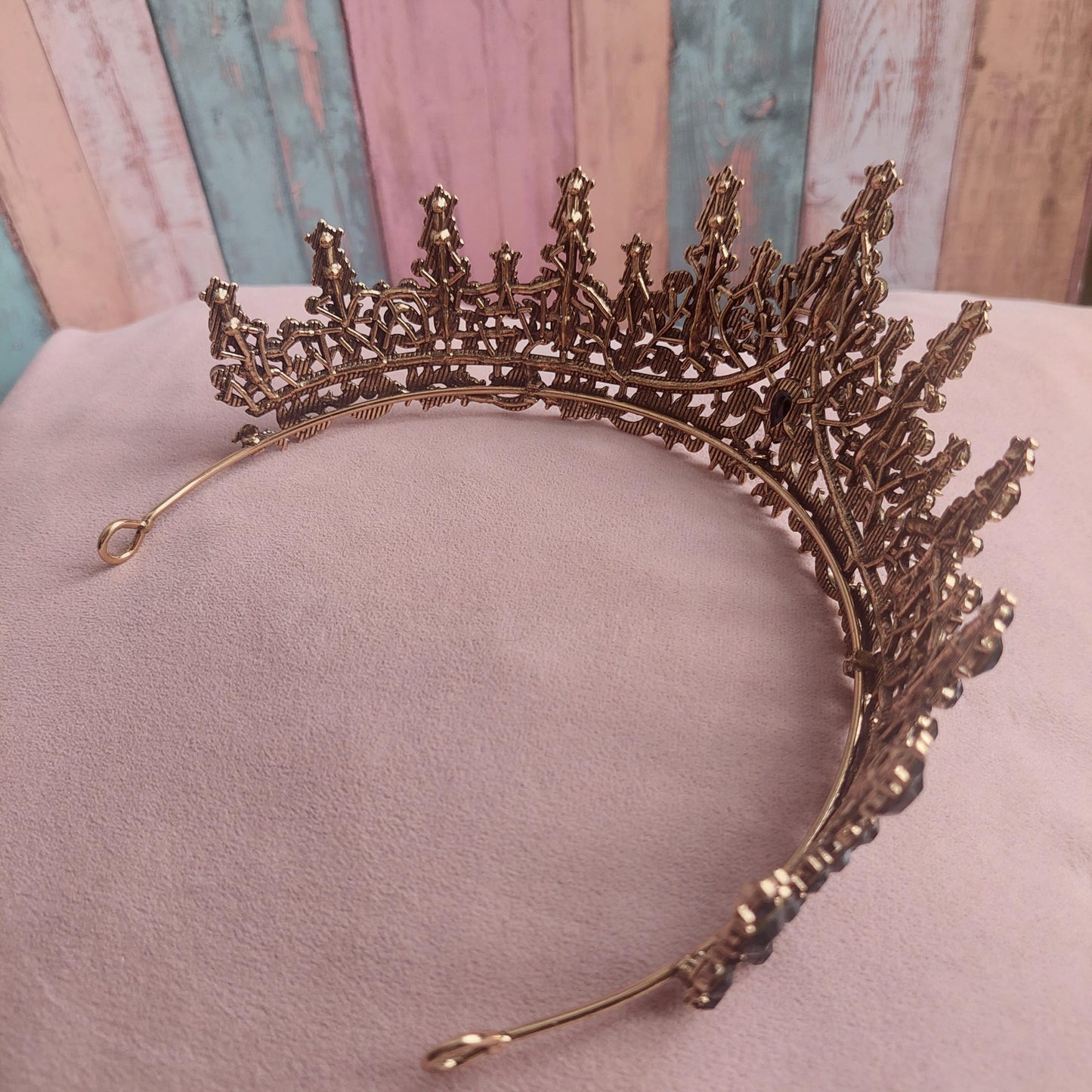 Royal Wedding Crown – Vintage Black or Pink Tiara with Crystals | Sparkling Costume Crown for Women & Girls | Princess Party Tiara Gift