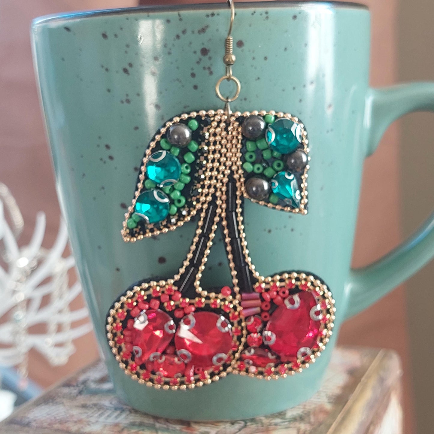 Glamouröse Kirschkristall-Ohrringe: Statement-Schmuck für Karneval, festliche Anlässe und als Geschenk