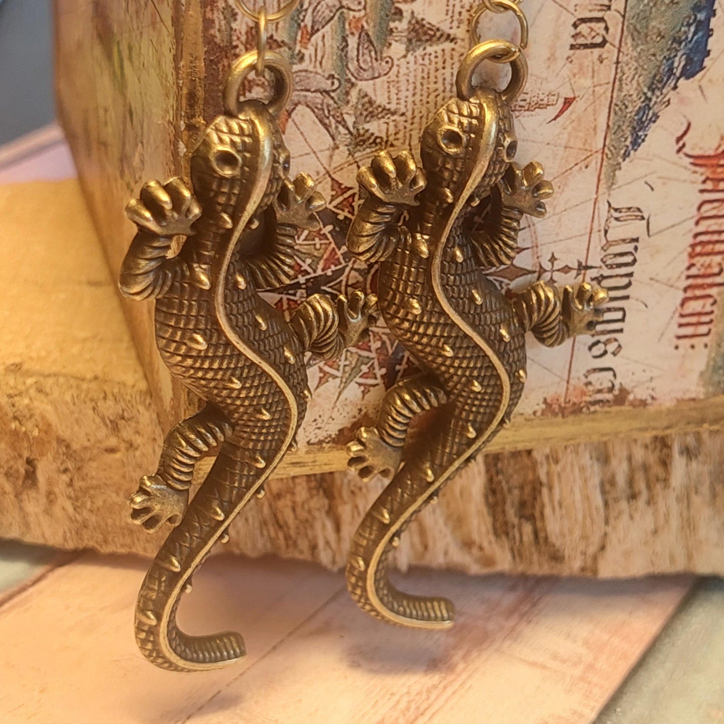 Vintage Gecko Earrings: Handcrafted Lizard Jewelry, Unique Animal-Inspired Gift for Her