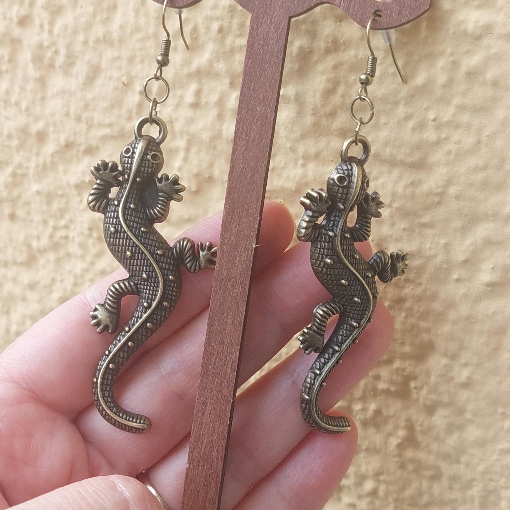 Vintage Gecko Earrings: Handcrafted Lizard Jewelry, Unique Animal-Inspired Gift for Her