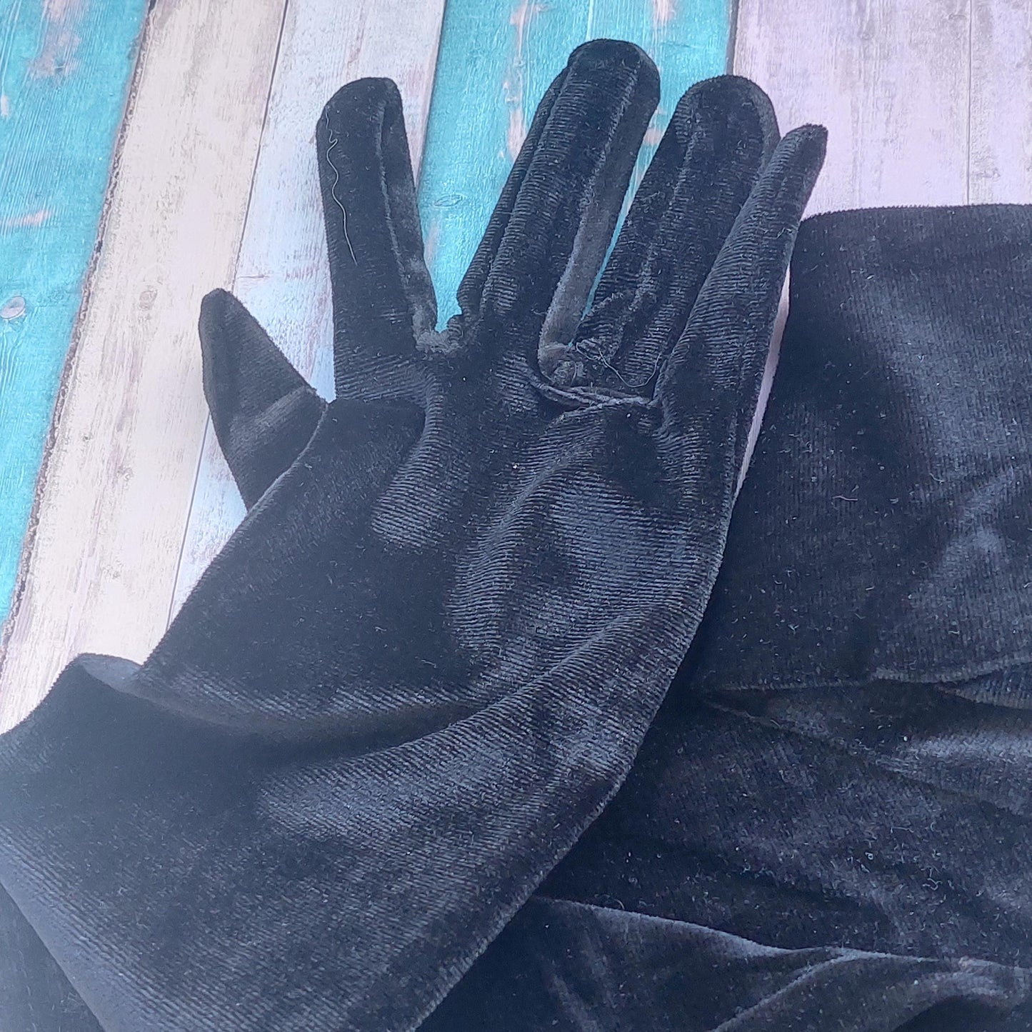 Elegant Black Velvet Opera Gloves – 53cm Long Retro Formal Evening Accessory for Women | Perfect for Party, Wedding & Special Occasions