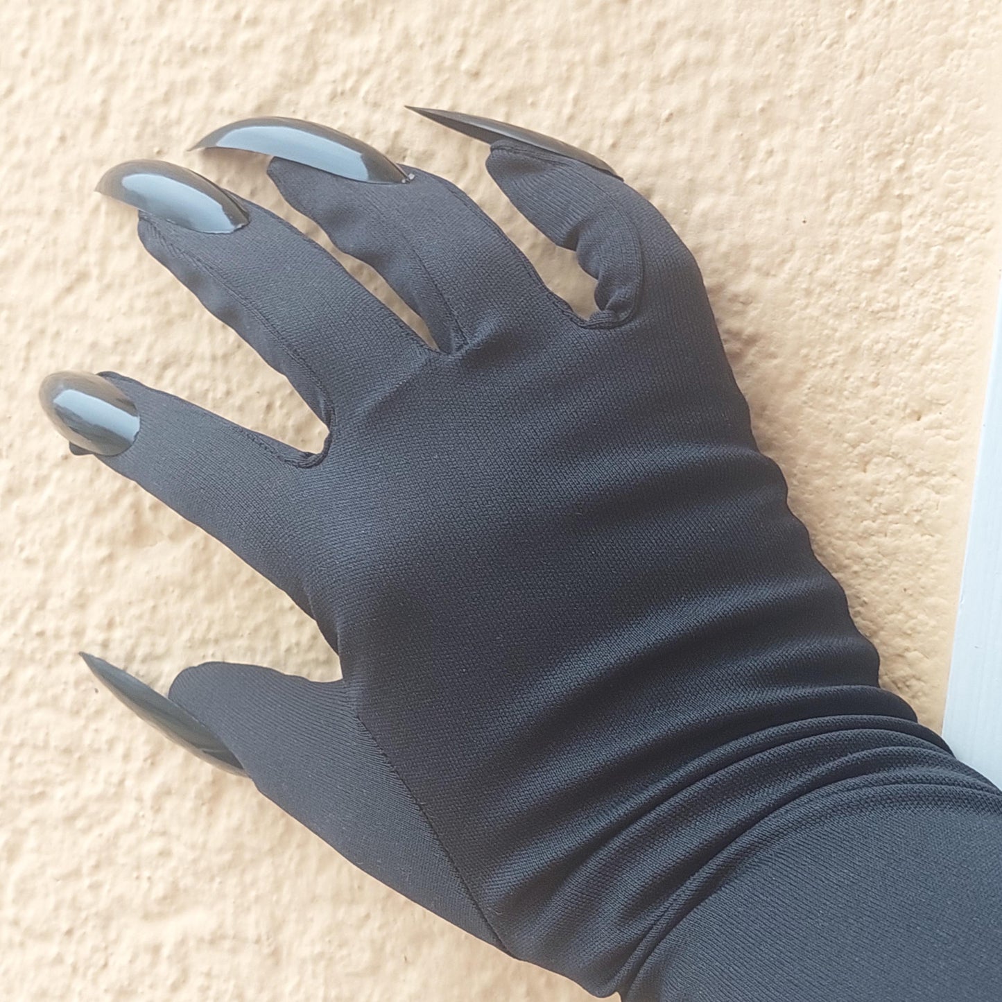 Gothic Claw Gloves – Black & Red Long Nail Costume Accessory for Vampire, Witch & Halloween | 40cm Elegant Party Gloves