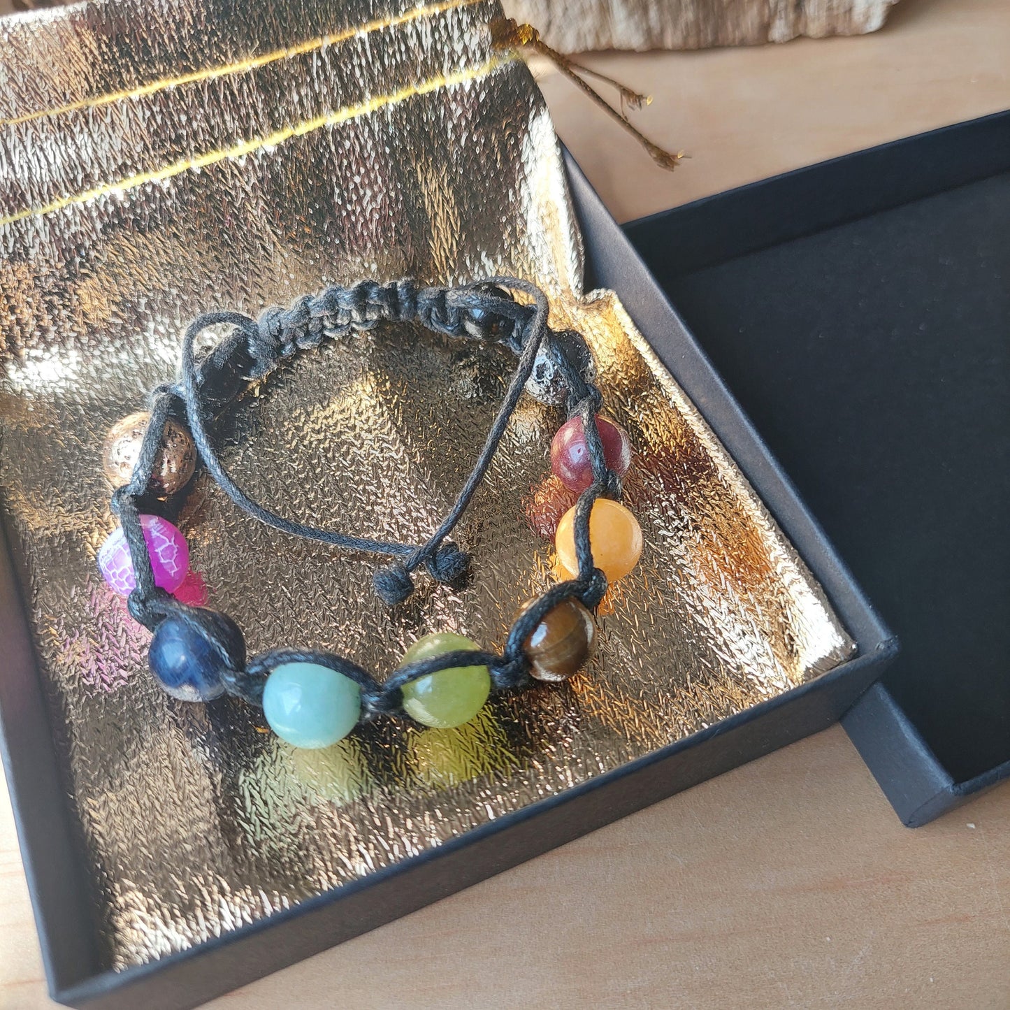 7-Chakra-Heilarmband: Verstellbares Makramee-Armband mit Edelsteinen, spirituelles Schmuckgeschenk für alle