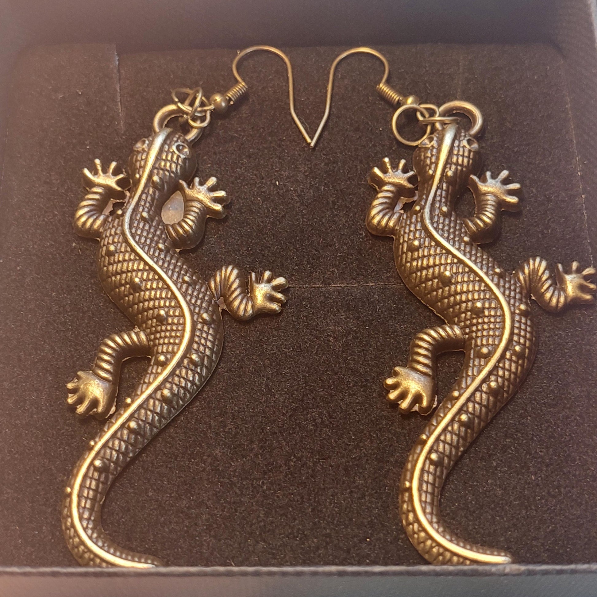 Vintage Gecko Earrings: Handcrafted Lizard Jewelry, Unique Animal-Inspired Gift for Her