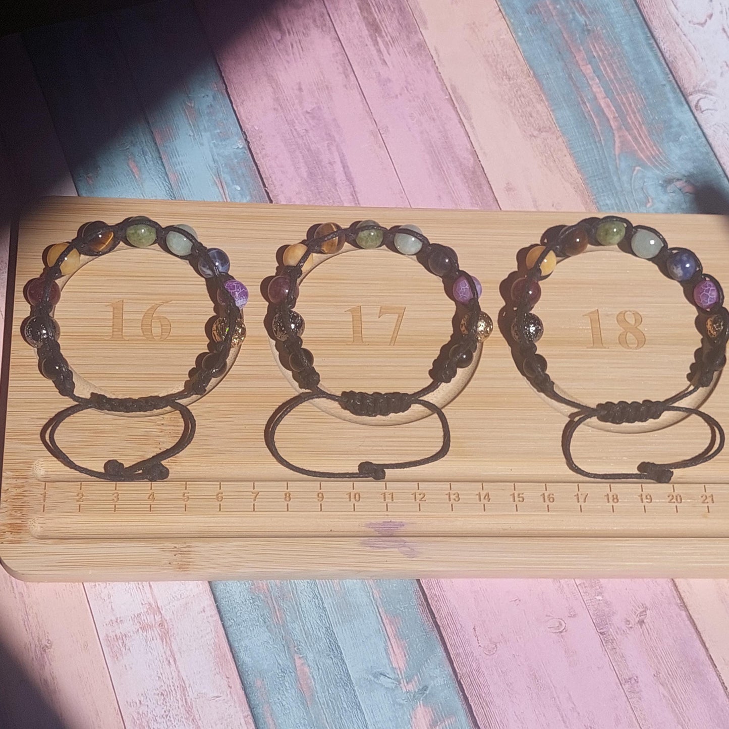 7-Chakra-Heilarmband: Verstellbares Makramee-Armband mit Edelsteinen, spirituelles Schmuckgeschenk für alle