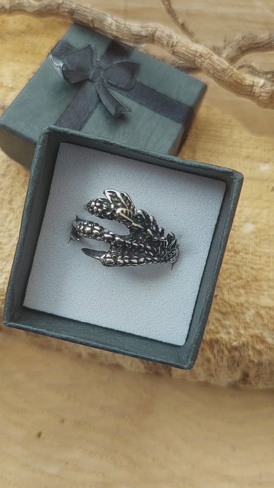 Dragon ring